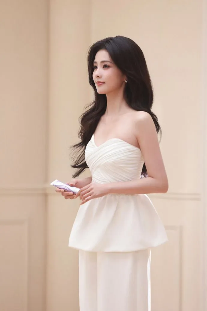 Konsep makeup natural jadi sorotan utama kampanye (credit:weibo)