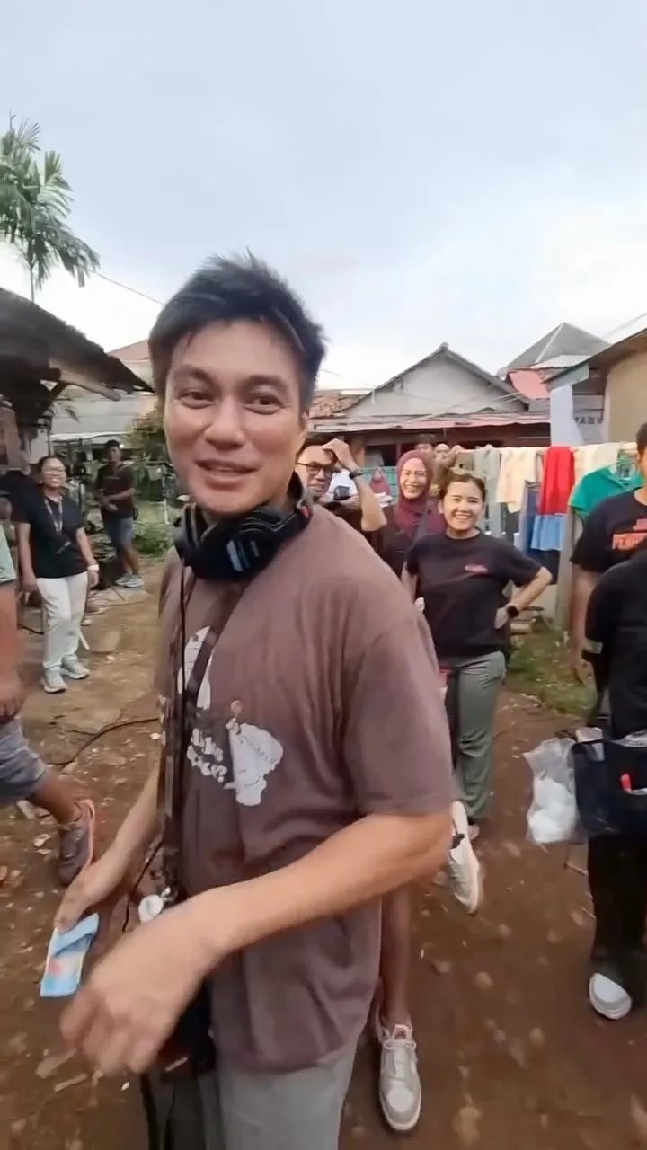 Potret Baim Wong saat jadi sutradara film (credit: Instagram.com/baimwong/)