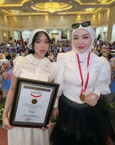 Bella Shofie dan Fuji An Cetak Rekor MURI (credit: istimewa)