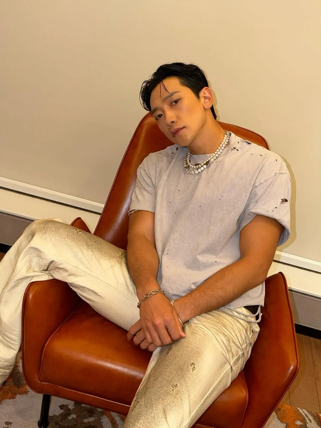 Rain masih pertimbangkan tawaran Solo Leveling (Credit: instagram.com/rain_oppa)