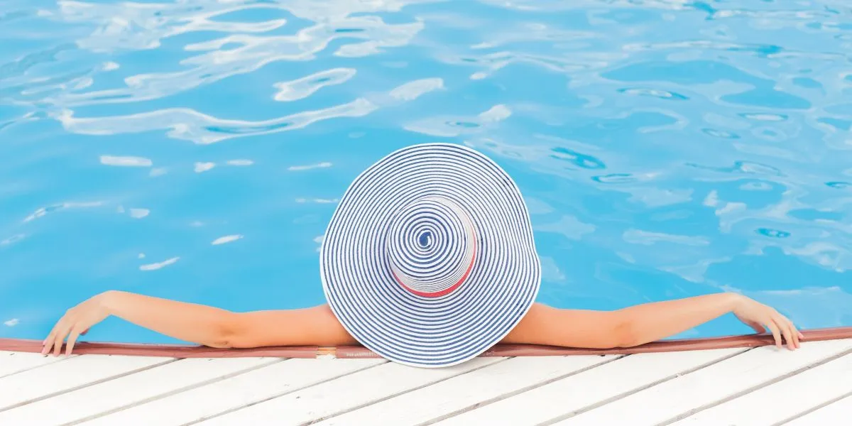 Ilustrasi Berjemur/Photo by Anna Demianenko on Unsplash