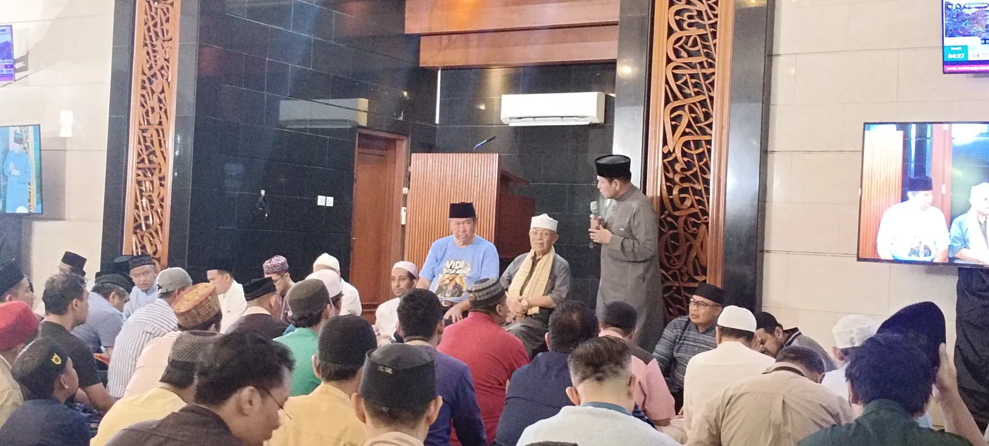Suasana doa bersama 40 hari Vidi Aldiano (credit: KapanLagi.com/Vidi Aldiano)