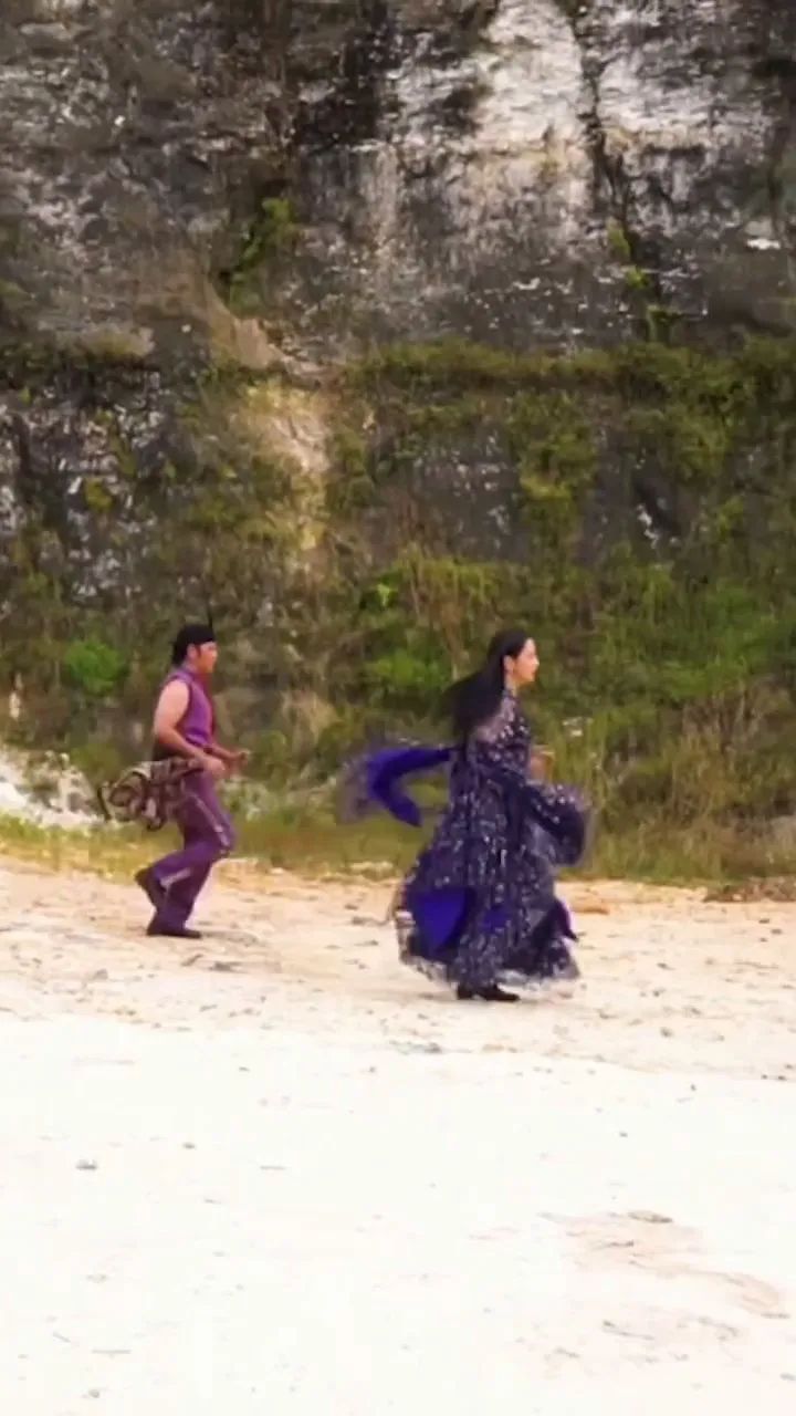 Sentuhan Fajar Bustomi di Balik Layar (credit: Instagram.com/comic8revolution/)