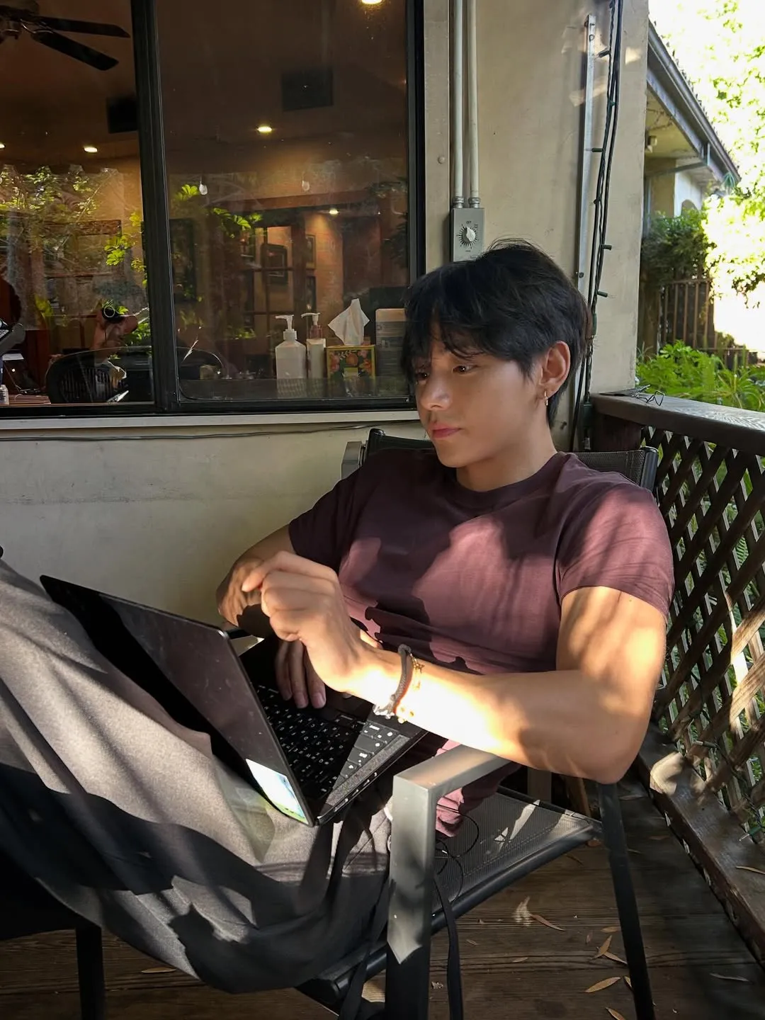 Perbandingan dengan Rumah Sewa J-Hope