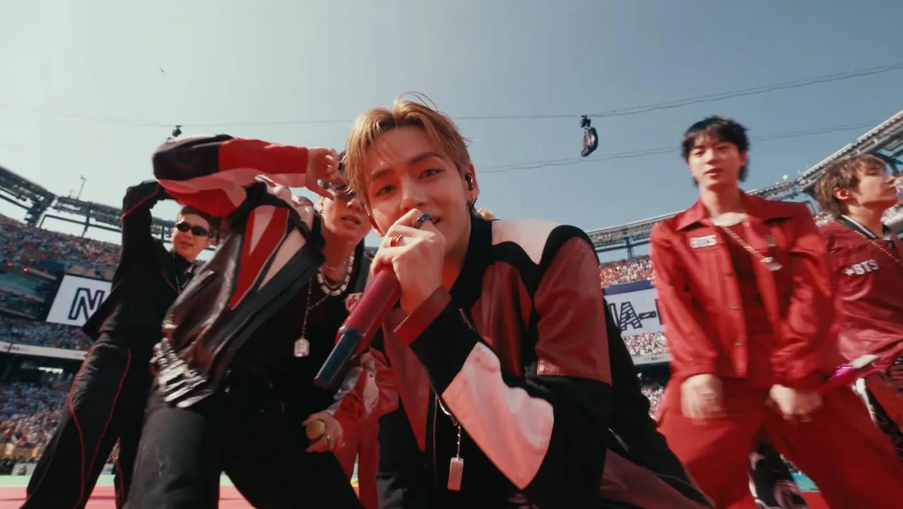 Taehyung dkk di final Piala Dunia (credit: youtube.com/FIFA)