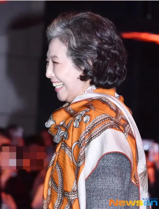 budaya baju kondangan di Korea yang simple/ credit: NEWS EN