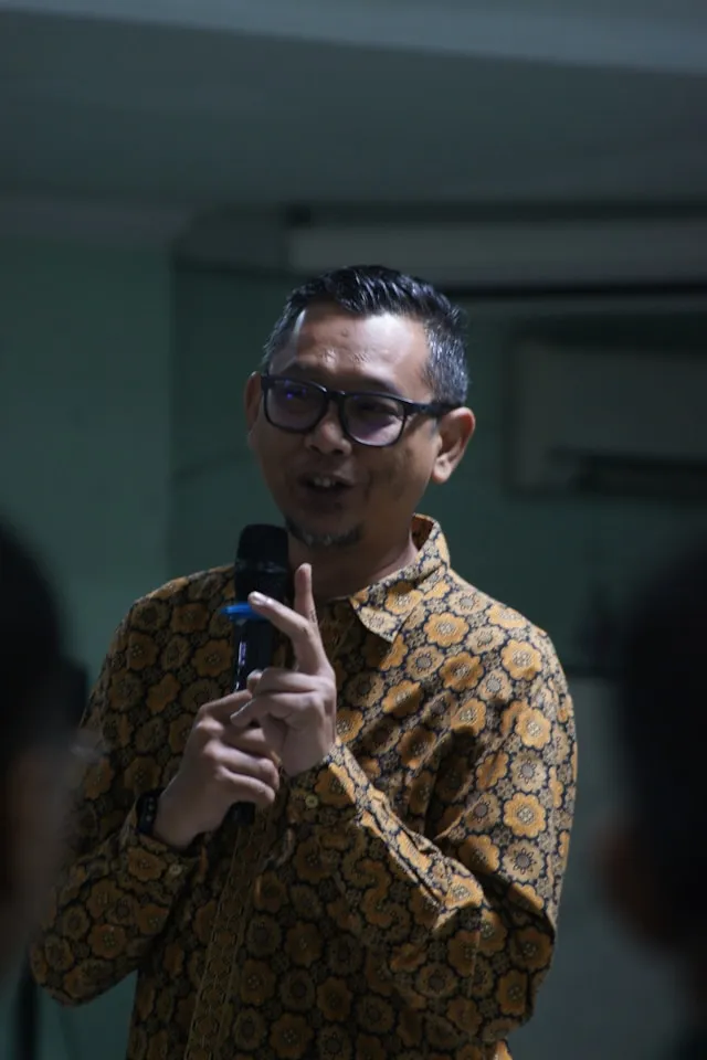 Caption Hari Batik untuk Generasi Muda (c) unsplash.com