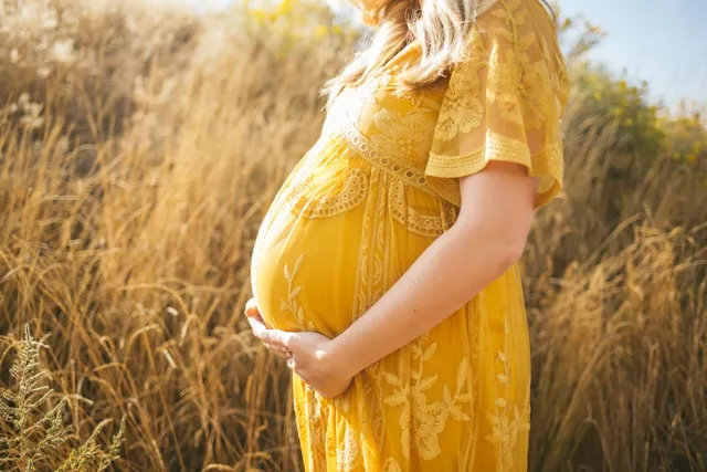 caption ig maternity (credit: unsplash.com)