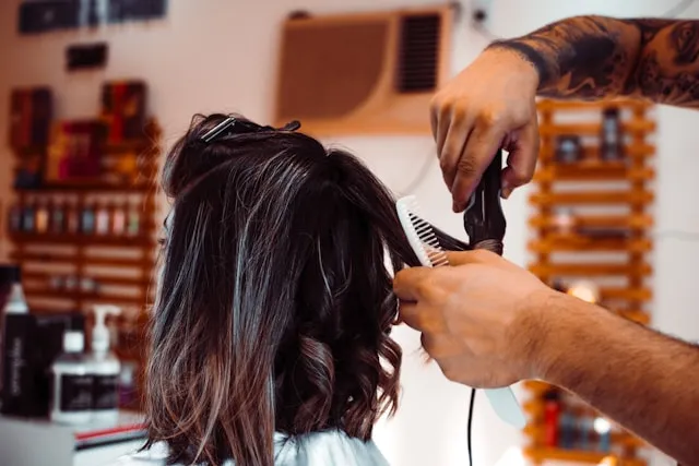 Strategi Hashtag dan Engagement untuk Caption Potong Rambut (c) unsplash.com