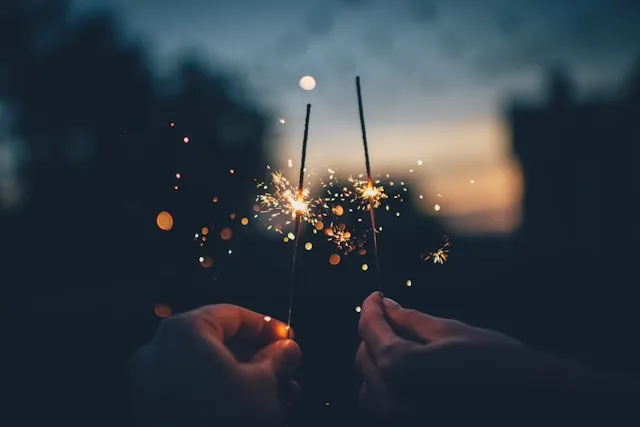 Pengertian dan Makna Caption New Year (credit: unsplash.com)