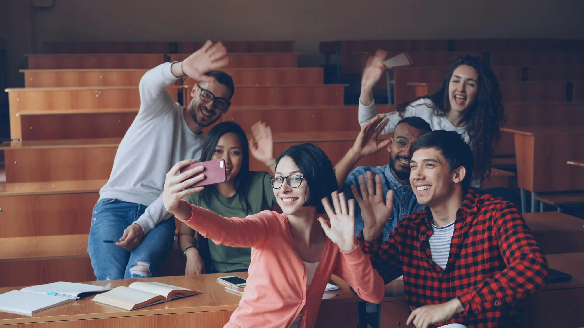 Pengertian dan Makna Caption Perpisahan Sekolah (c) Ilustrasi by unsplash