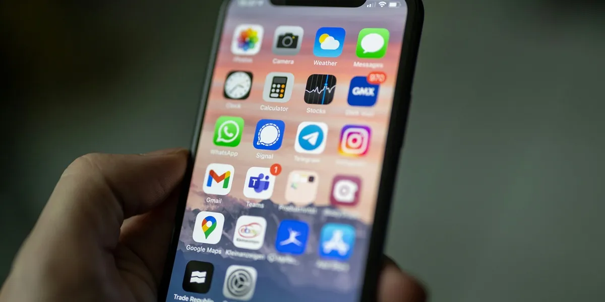 Alasan Menyembunyikan Centang Biru di WhatsApp (credit:unsplash.com/id/@dkfra19)