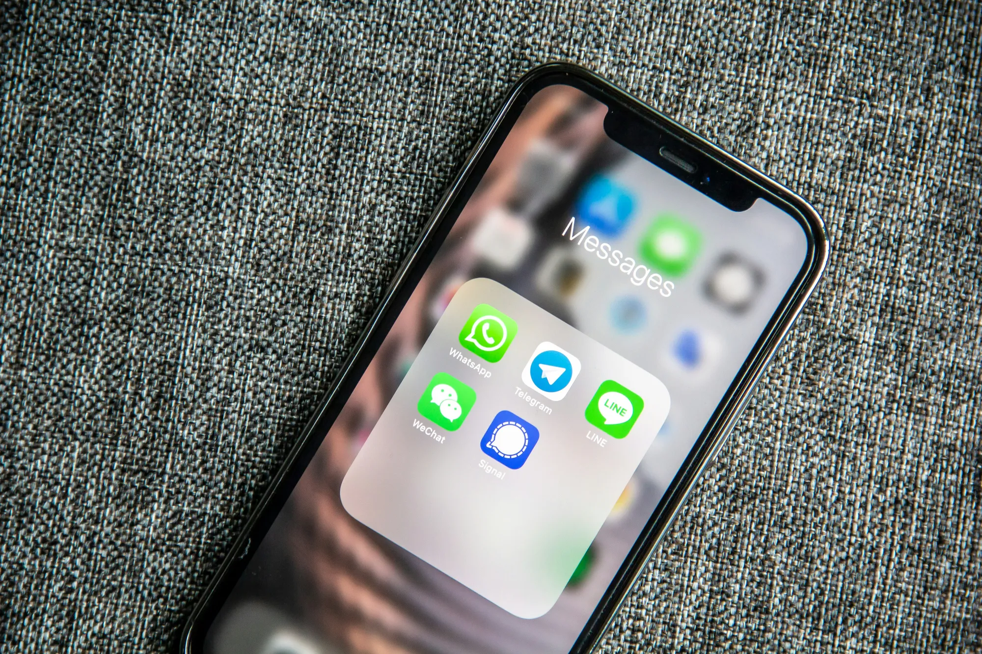 Tips Tambahan untuk Menggunakan WhatsApp Secara Aman (c) Ilustrasi by unsplash