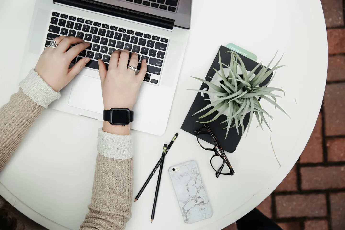 Sebelum mengetahui caranya inilah penjelasan tentang custom link (creeit:unsplash.com/id/@corinnekutz)