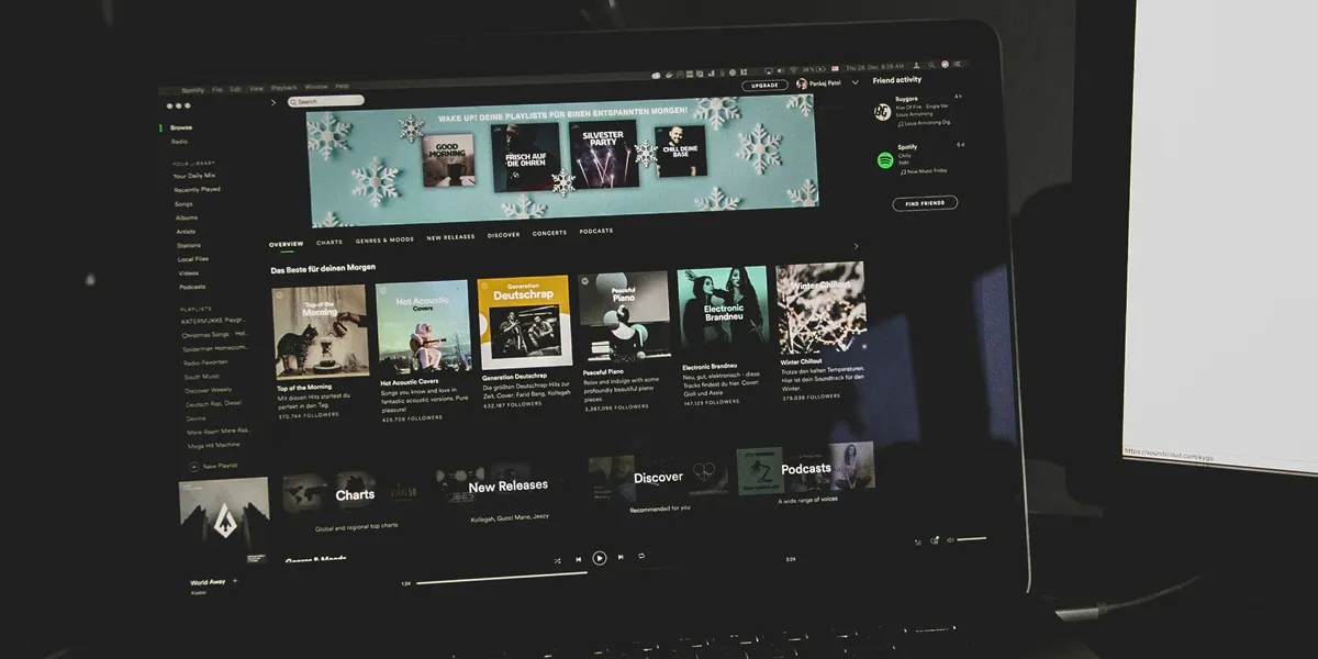 Perbedaan Spotify Mod dan Versi Resmi (credit:unsplash.com/id/@pankajpatel)