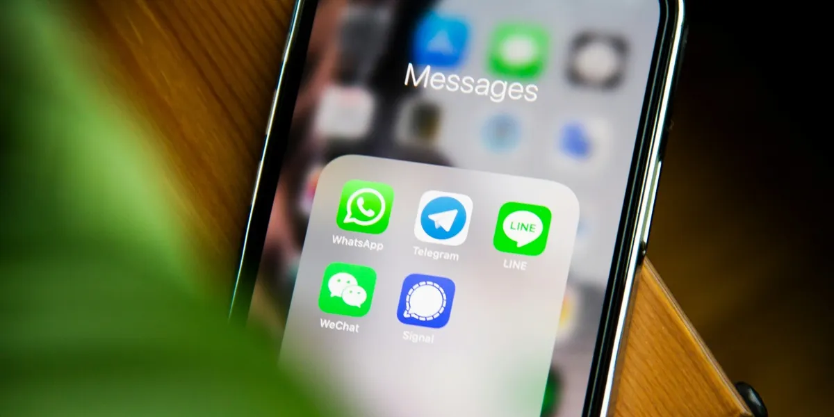 Pengertian Hide Chat WhatsApp (credit:unsplash.com/id/@ademay)