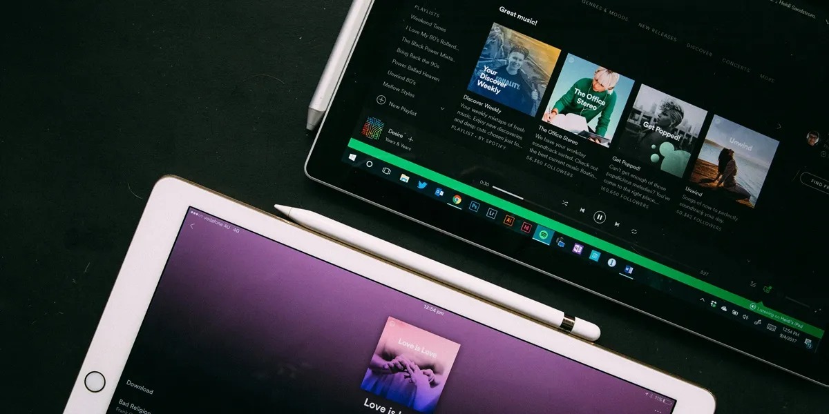 Login Melalui Aplikasi Desktop Spotify (credit:unsplash.com/id/@framesbyfin)