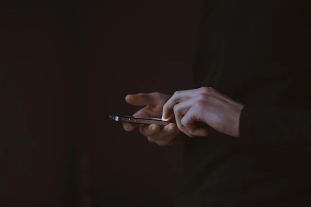 Fitur Keamanan Jarak Jauh untuk Mengamankan HP yang Hilang (credit: unsplash.com)
