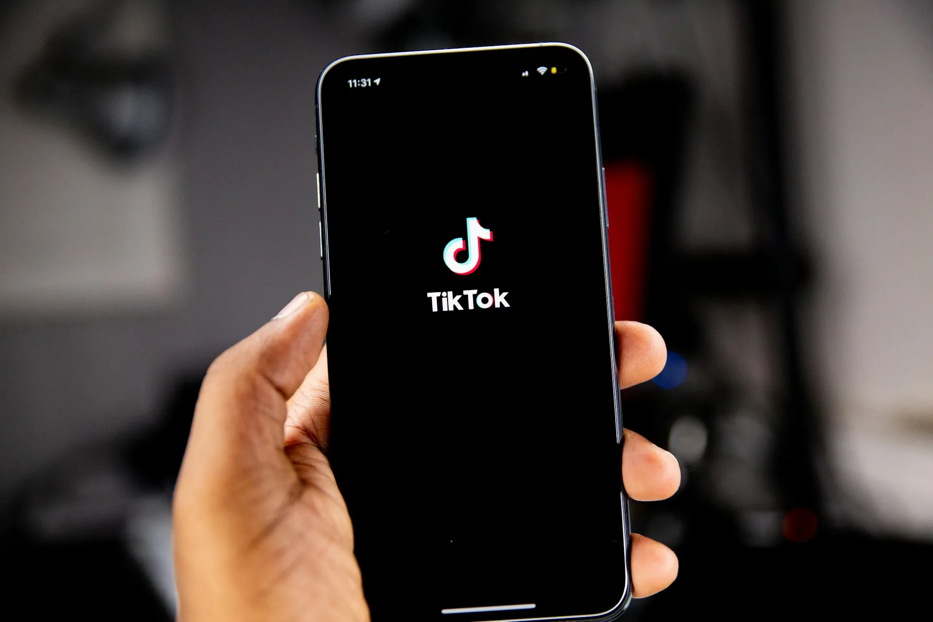 Pengertian Riwayat Tontonan TikTok (credit: unsplash)