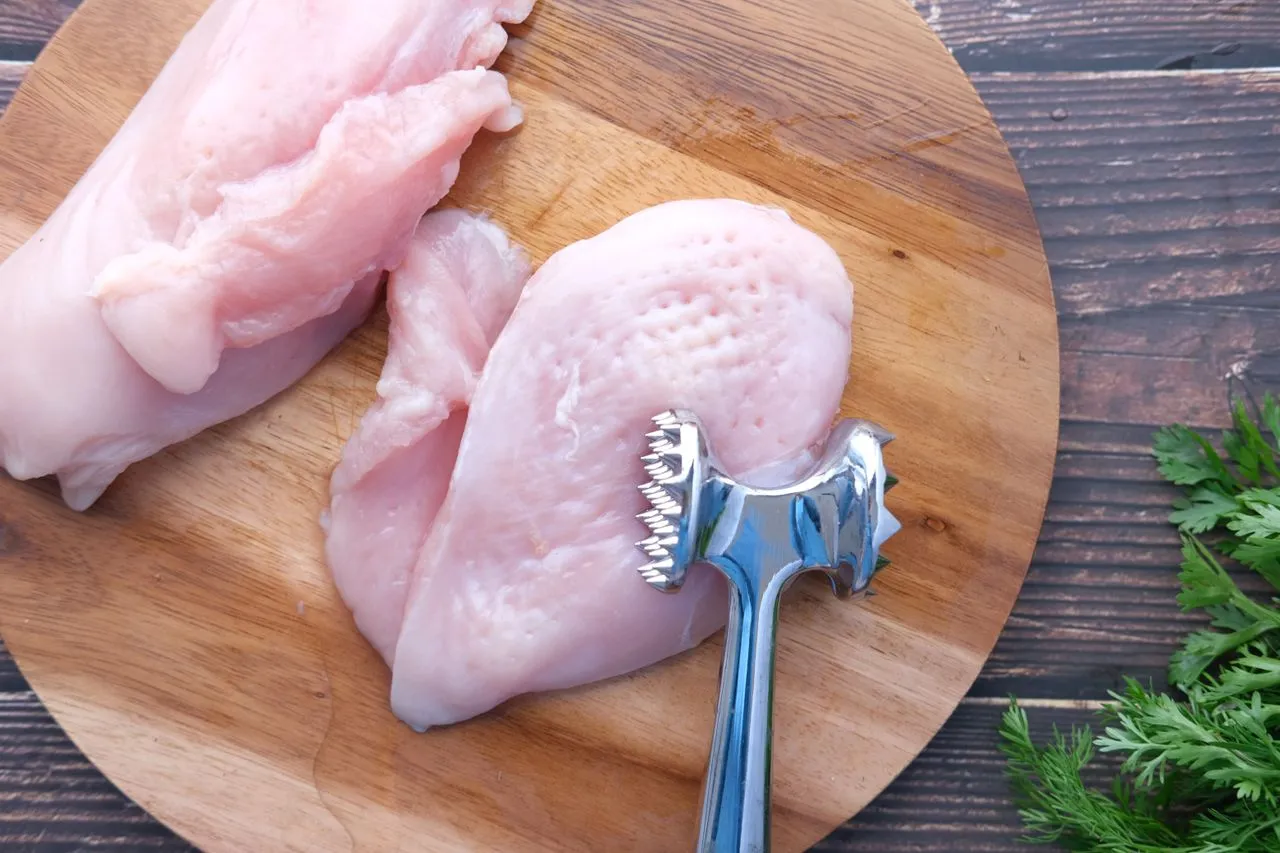 daging ayam (Photo by Towfiqu barbhuiya on Pexels)
