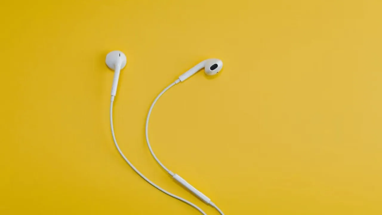 Ilustrasi Headset/Photo by Dagny Reese on Unsplash