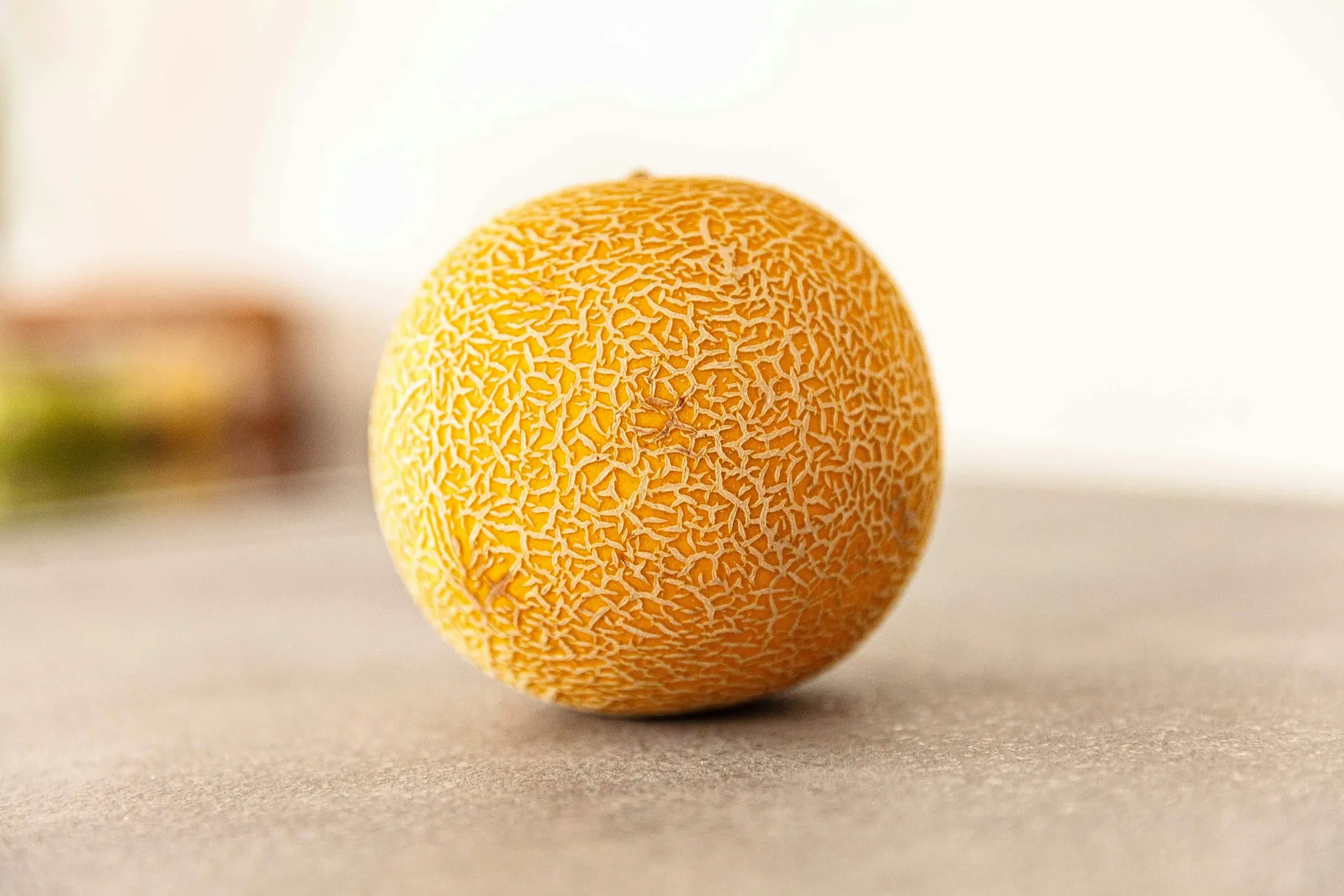 Cara Memilih Buah Melon Berdasarkan Warna dan Permukaan (credit: unsplash)