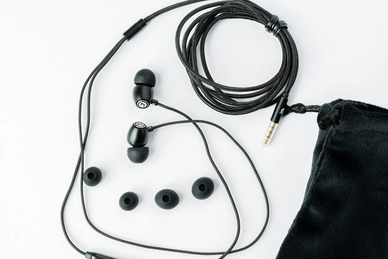 Tips Merawat Headset Bluetooth Agar Tidak Mati Sebelah (credit:unsplash.com/id/@krunal2212)