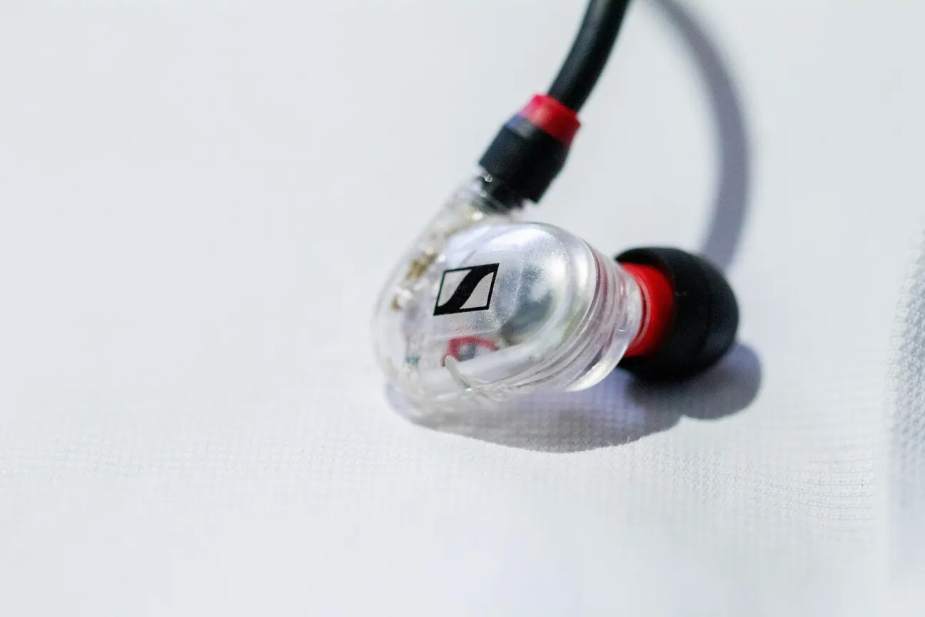 Kapan Harus Membawa ke Service Center (credit:unsplash.com/id/@alexgallegos)