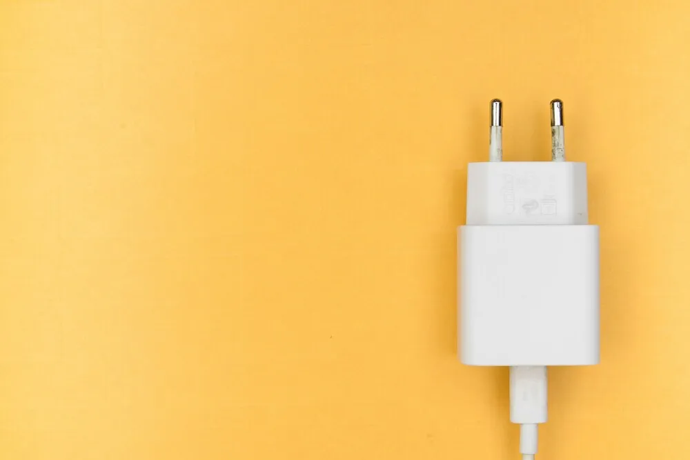 Kapan Harus Mengganti Kepala Charger (credit:unsplash.com/id/@markuswinkler)