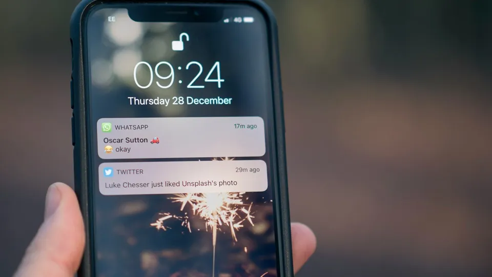 Perbedaan Metode Verifikasi WhatsApp (credit:unsplash.com/id/@jamie452)