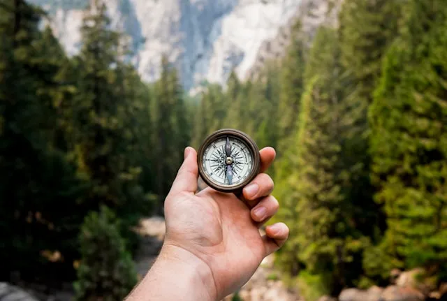 Rekomendasi Aplikasi Kompas Kiblat Terbaik (c) unsplash.com