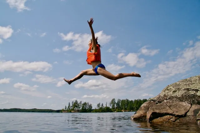 Cara Merawat dan Menyimpan Life Jacket agar Tetap Layak Pakai (c) unsplash.com