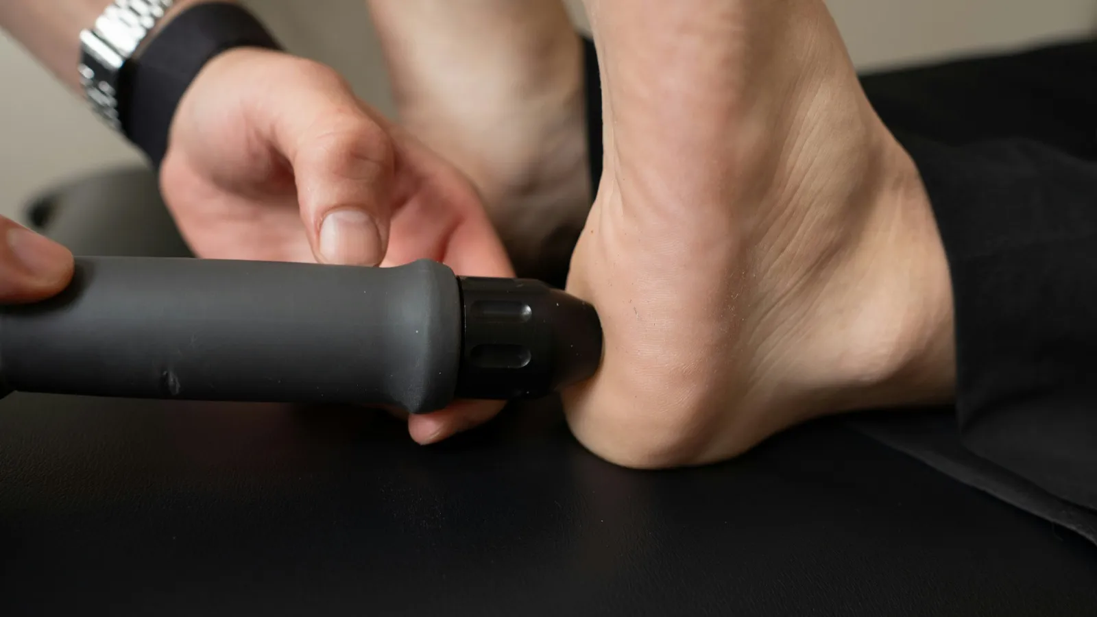 Fungsi Kepala Massage Gun (credit:unsplash.com/id/@julius_toltesi)