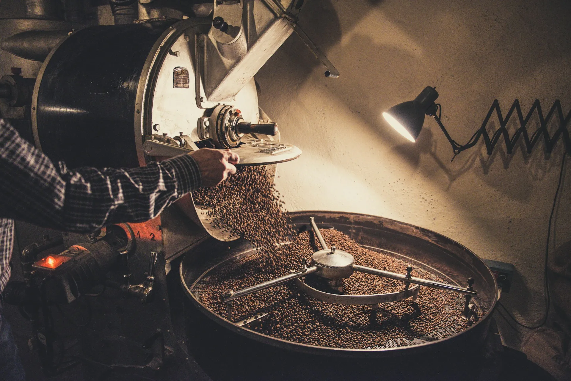 Kopi di mesin (credit: Unsplash)