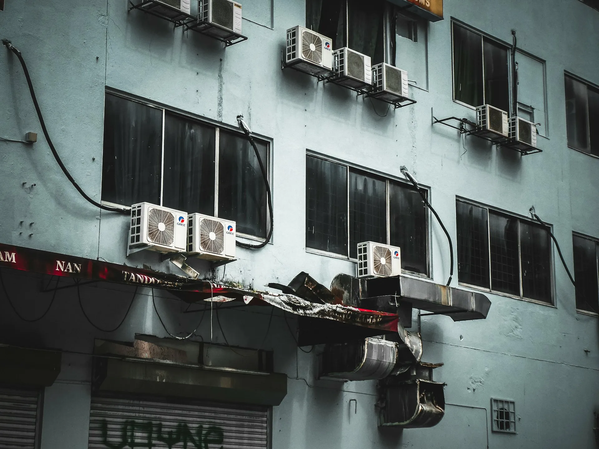 Rumah dengan AC (credit: Unsplash)
