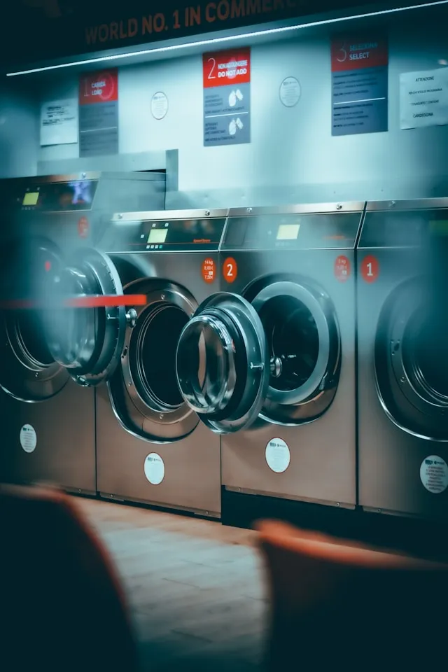 Jenis Noda pada Baju Putih dan Penanganannya dengan Vanish (c) unsplash.com