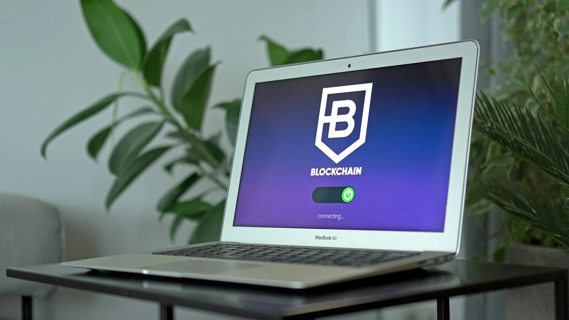 Layar laptop dengan aplikasi VPN  (credit: Unsplash)