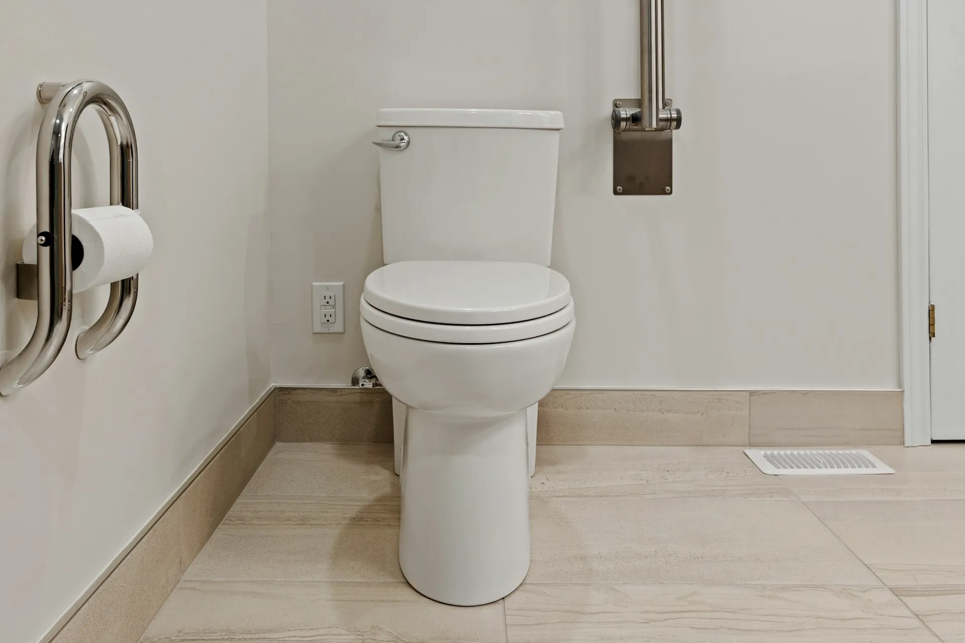 WC duduk yang tertutup (credit: Unsplash)