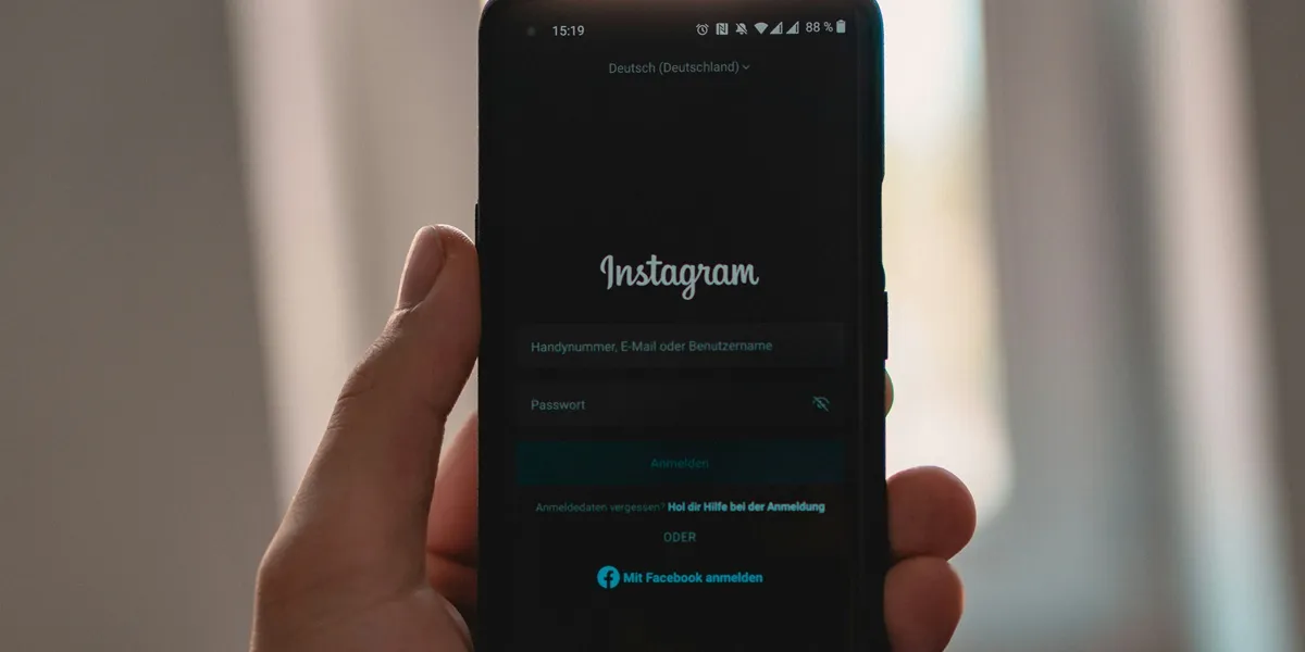 Mengapa Menghapus Riwayat Telepon di Instagram Penting? (credit:unsplash.com/id/@cedrikwesche)