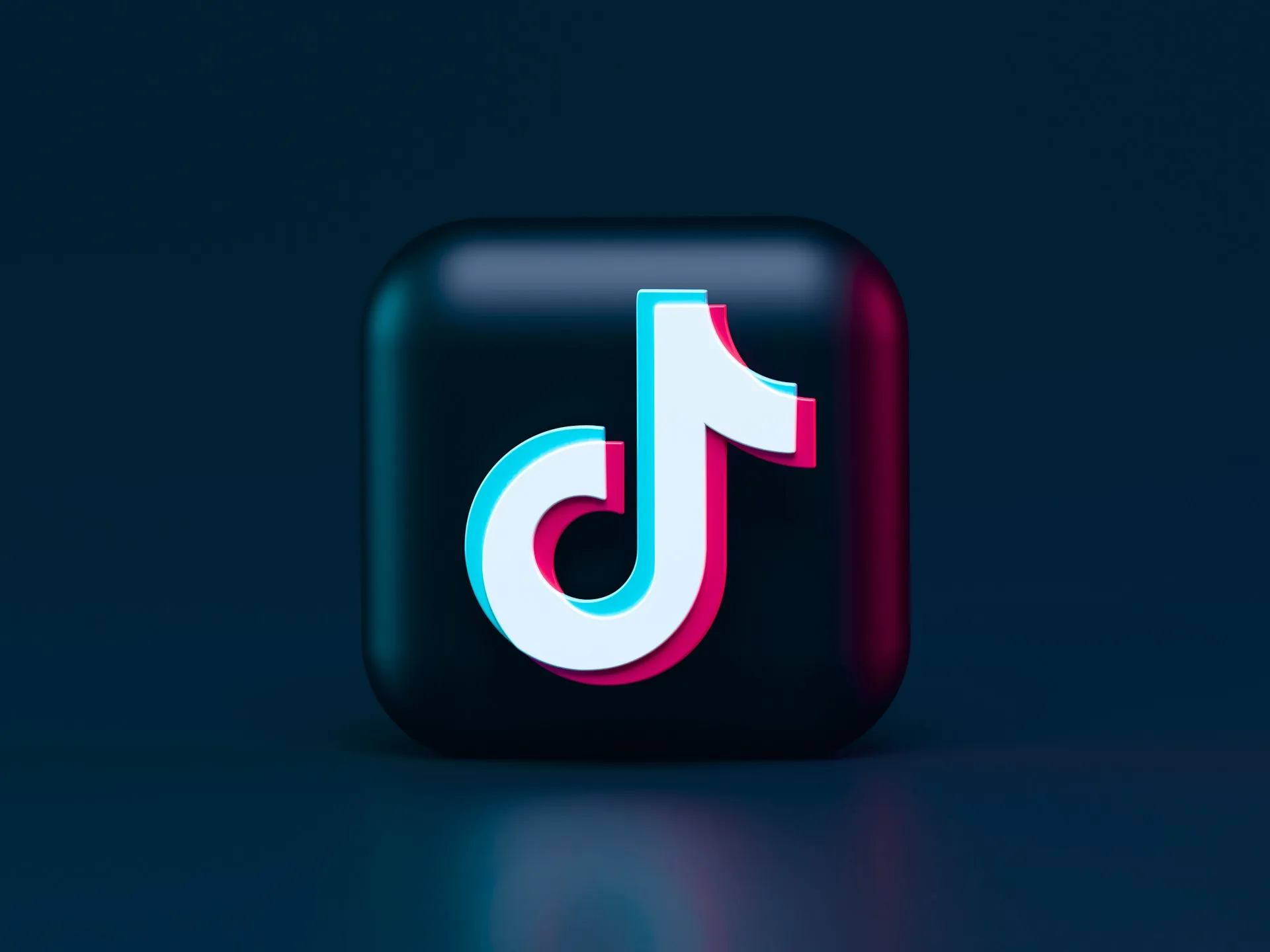 Metode Menggunakan Website Online untuk Menghapus Logo TikTok (credit: unsplash)