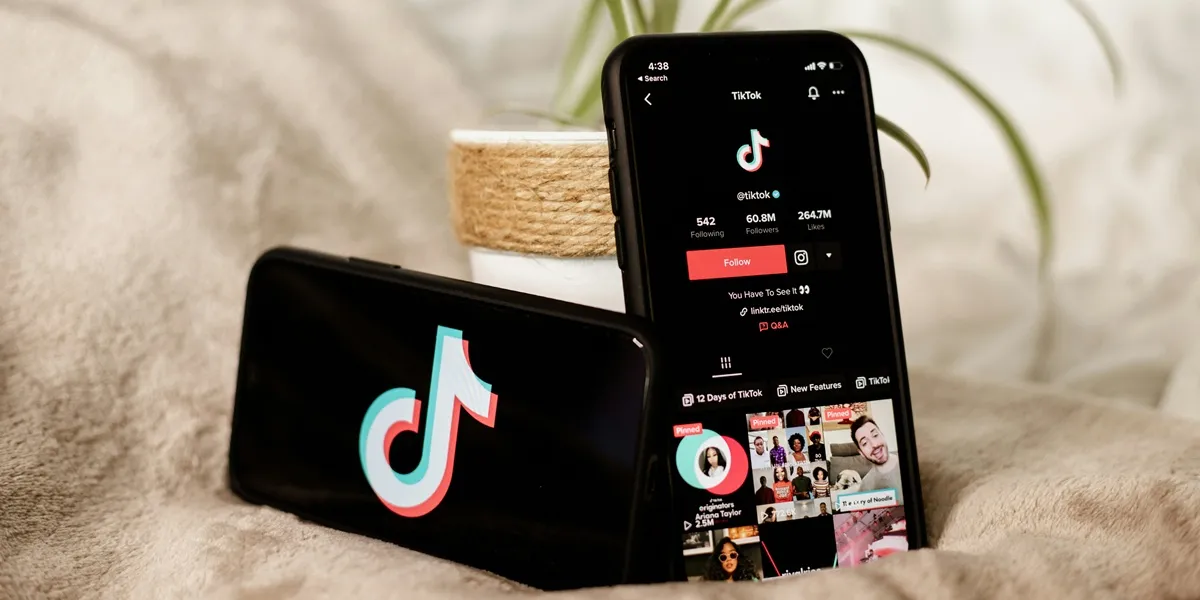 Langkah-langkah Menghilangkan Peringatan Akun TikTok (credit:unsplash.com/id/@collabstr)
