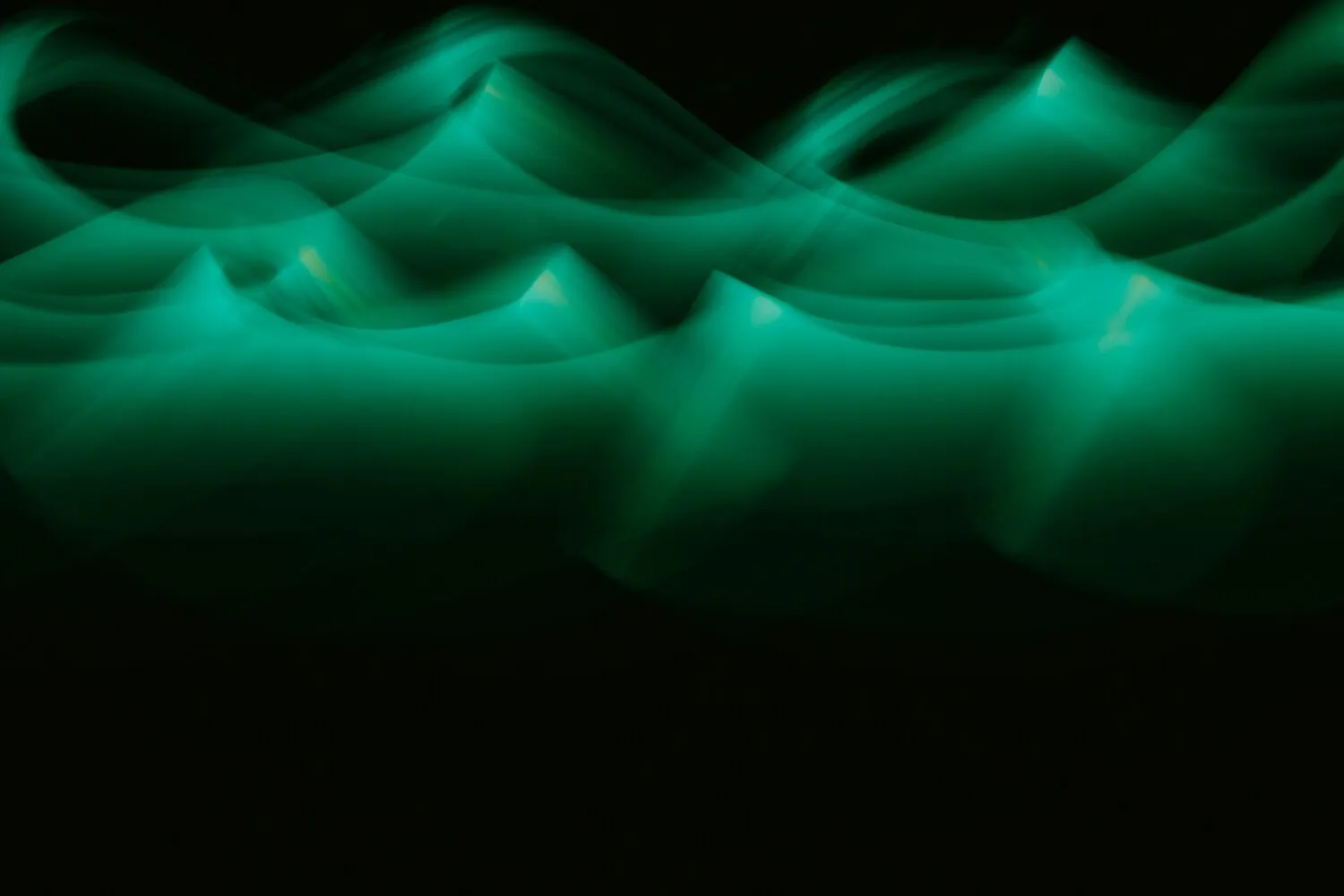 Memahami Konsep Cepat Rambat Gelombang (credit:unsplash.com/id/@pawel_czerwinski)