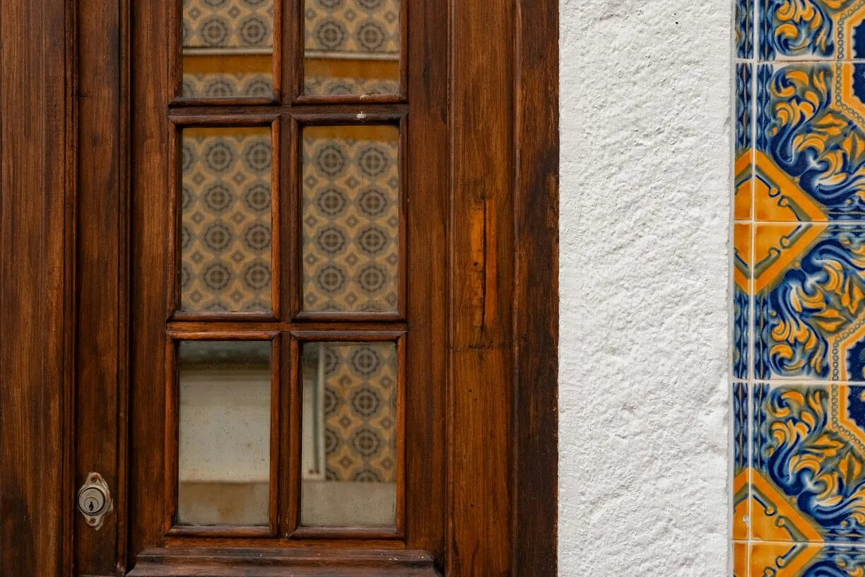 Tips Memilih dan Membeli Keramik yang Tepat (credit:unsplash.com/id/@noelephantsflying)