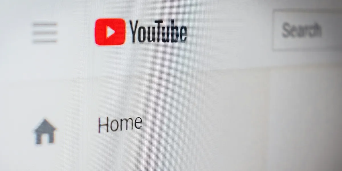 Mengaktifkan dan Mengubah Bahasa Subtitle (credit:unsplash.com/id/@christianw)