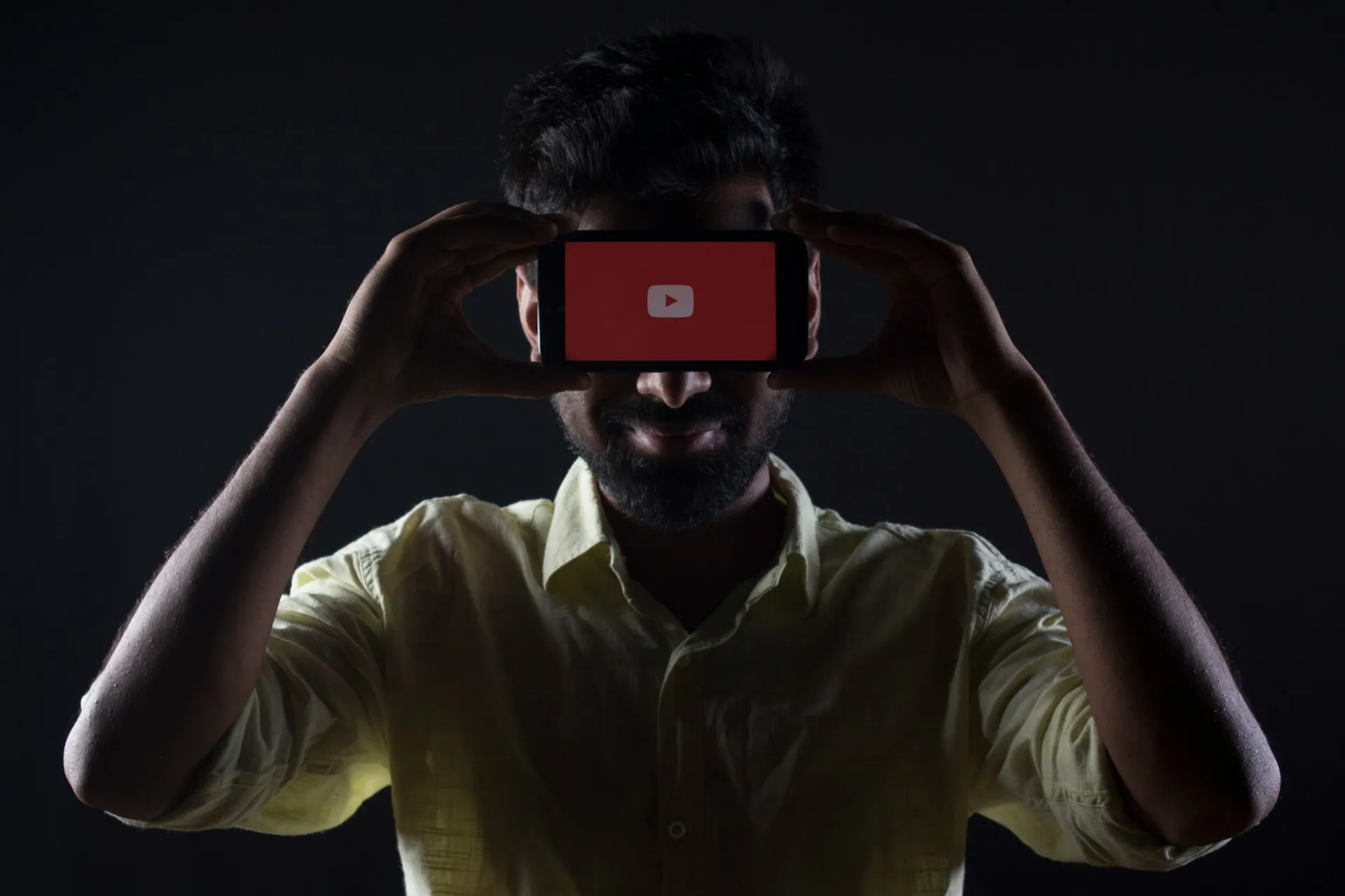 Manfaat Mengunci YouTube untuk Keamanan Digital (credit: unsplash)