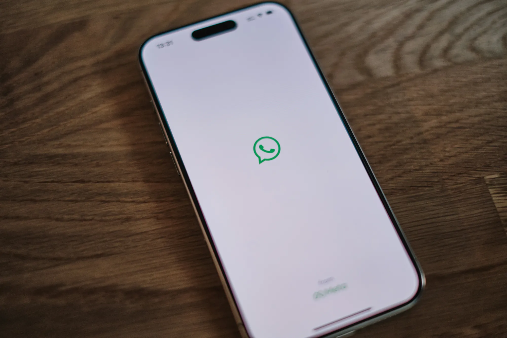 Perbedaan Mention di WhatsApp dan Media Sosial Lain (c) Ilustrasi by unsplash