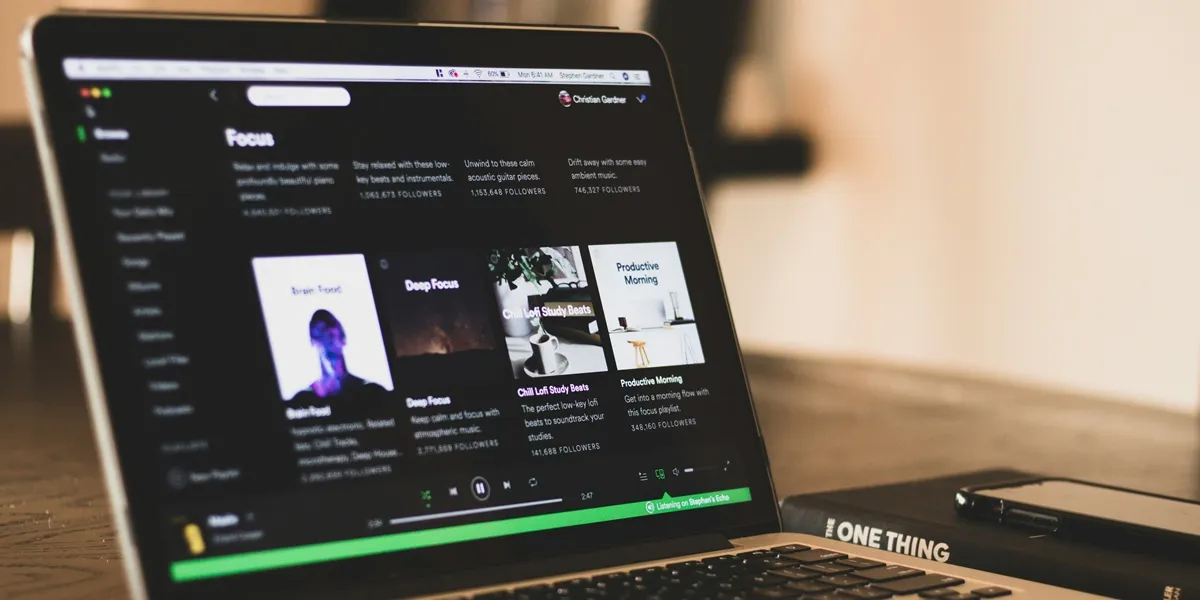 Cara Mengatasi Masalah Saat Menyimpan Lagu di Spotify (credit:unsplash.com/id/@sgcreative)