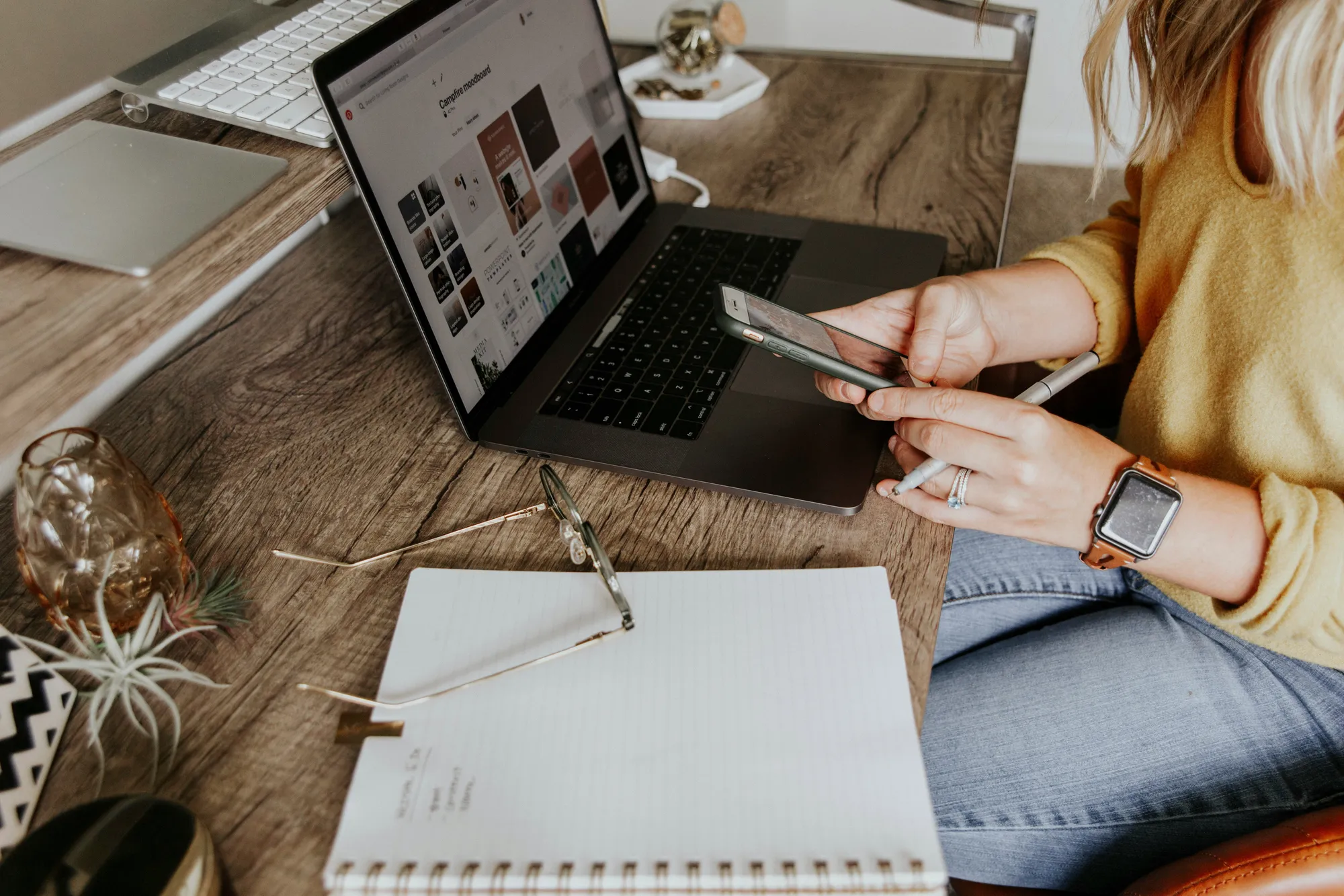 Pengertian Fitur Kolaborasi Instagram (c) Ilustrasi Unsplash/Corinne Kutz