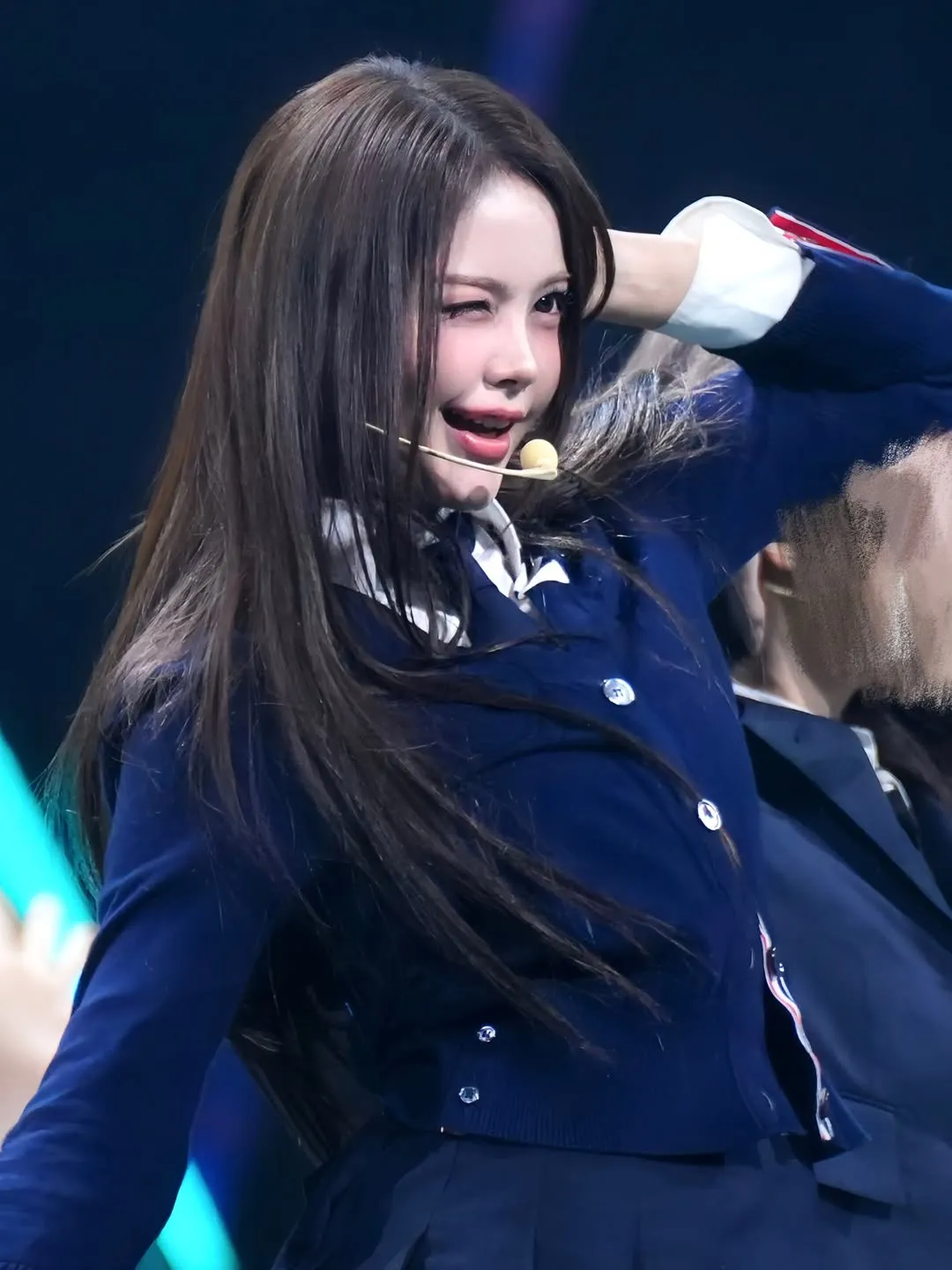 Carmen H2H tampil dan menang di mama awards/cr: Instagram @carmenita_h2h