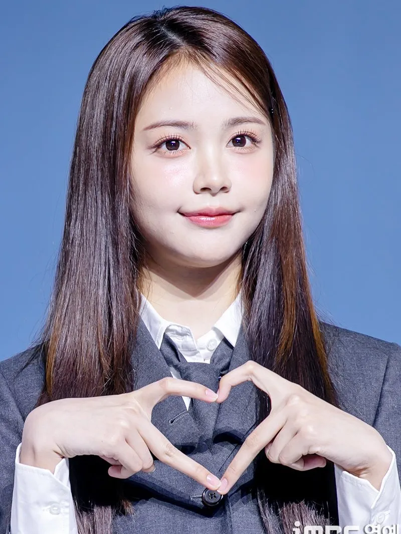 Carmen H2H tampil dan menang di mama awards/cr: Instagram @carmenita_h2h